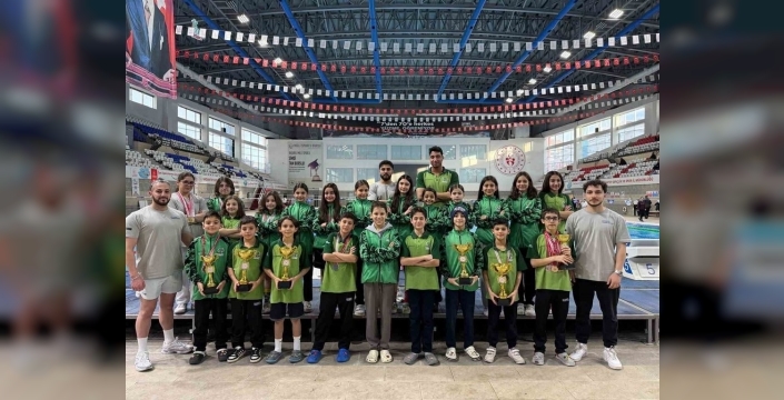 Şehitkamil'in yüzücülerinden Gaziantep kurtuluş kupasında göz kamaştıran başarılar