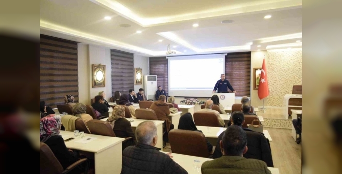 Şehzadeler'de şehit yakınları ve gazilere hayat kurtaran eğitim