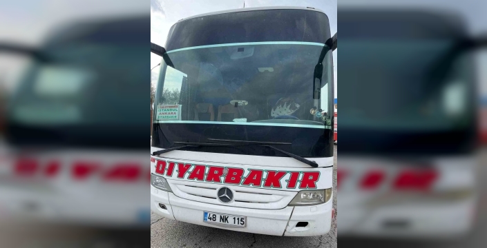 Seyir halindeki yolcu otobüsü alevlere teslim oldu, yolcular son anda kurtuldu!