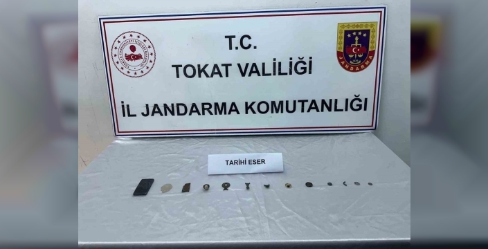 Tokat'ta bir evde 13 parça tarihi eser bulundu