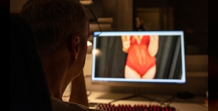 Tucker Carlson'dan şok iddia: Porno sektörü İsrail'in kontrolünde mi?