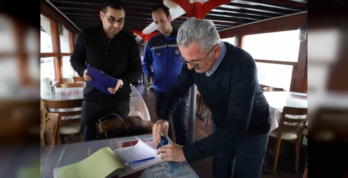 Yılbaşı öncesi balıkçı teknelerine ve işletmelere sıkı zabıta denetimi
