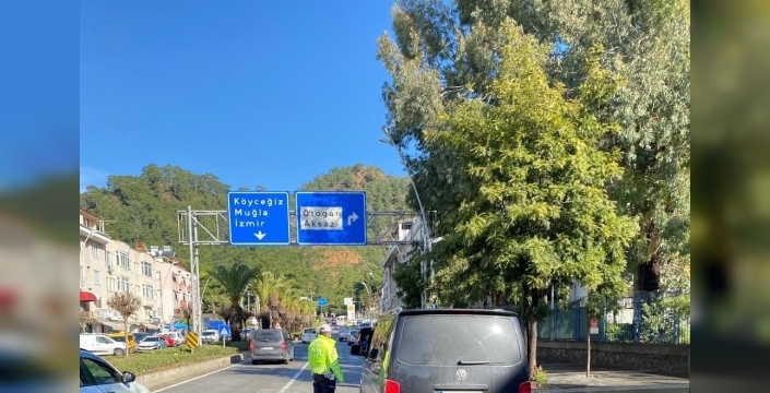 Yılbaşı öncesi Marmaris'te trafik alarma geçti: Dronlu denetimler başladı