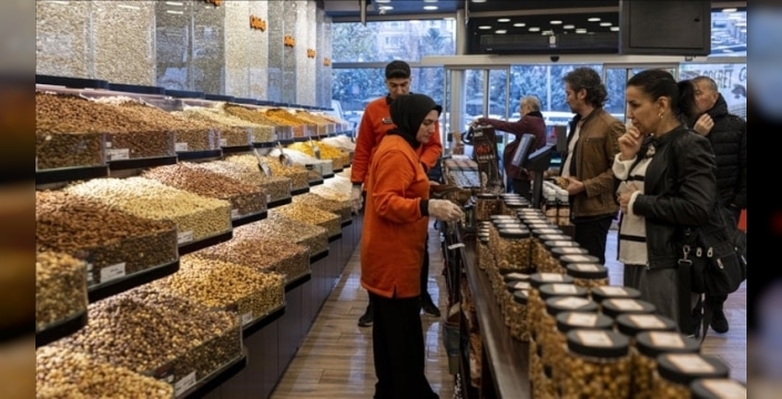 Yılbaşı sofrasının vazgeçilmezi kuruyemiş fiyatları uçtu