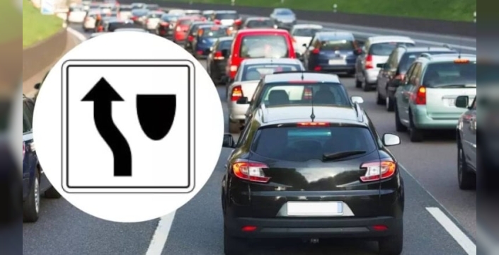 Yoldaki kalkan işaretli tabelanın sırrı: Güvenlik adası uyarısı veriyor