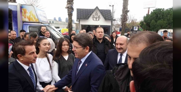 Adalet Bakanı Tunç, Bandırma Günü’nde Karabüklülerle buluştu