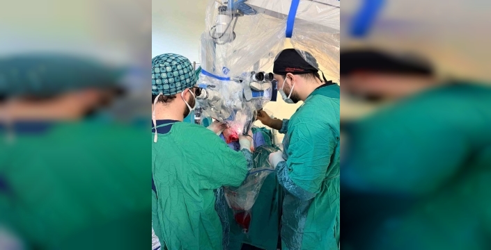 Ağrı'da tarih yazıldı: İlk beyin tümörü ameliyatı başarıyla tamamlandı, hastalar artık çevre illere gitmek zorunda kalmayacak!