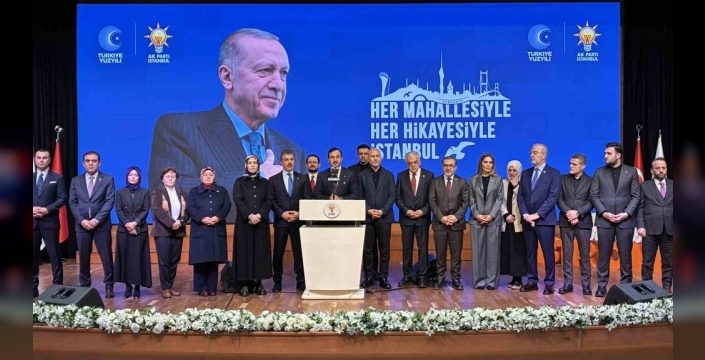 AK Parti'den İstanbul'un 7 Yıllık Kaybına Belgesel Gibi Billboard Kampanyası