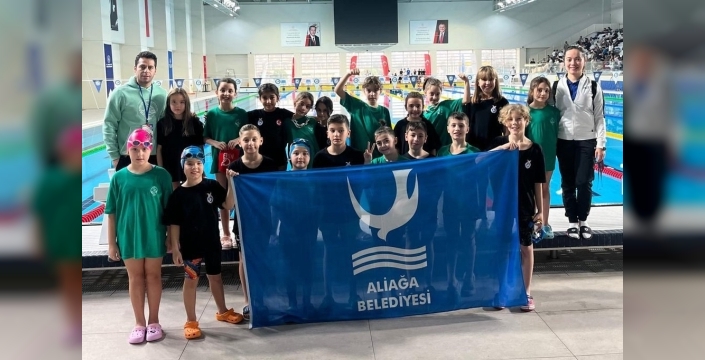 Aliağa'dan parmak ısırtan yüzme zaferi: Genç yetenekler İzmir'i fethetti!