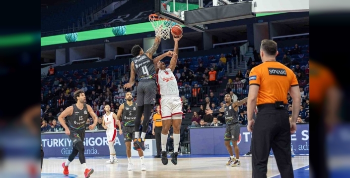 Aliağa Petkimspor, deplasmanda kaybetti: Bahçeşehir Koleji'ne 100-60'lık yenilgi