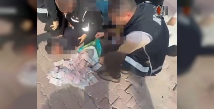 Antalya'da 2 milyon liralık poşetle 30 metre gidebildiler, polis operasyonuyla yakalandılar