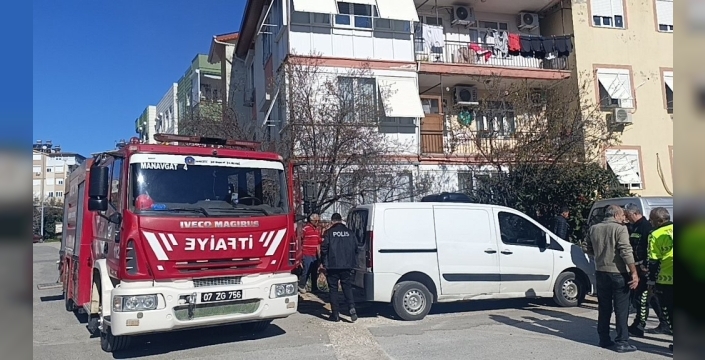 Antalya'da dehşet: Bodrum katı alevlere teslim oldu, ev kullanılamaz hale geldi!