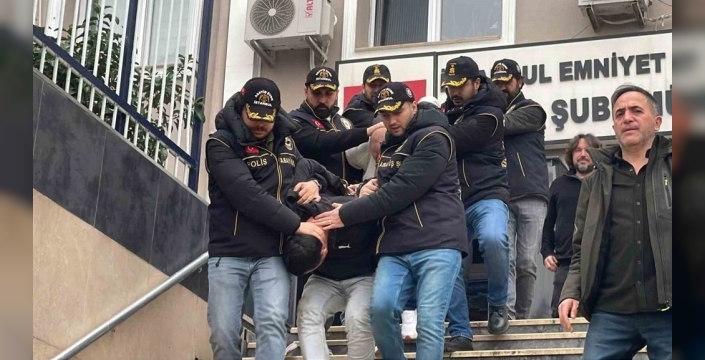 Arnavutköy'de dehşet: Araçta korkunç cinayet, firari zanlı yakalandı!