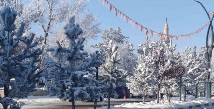 Aşkale'de dondurucu soğuklar hayatı olumsuz etkiledi