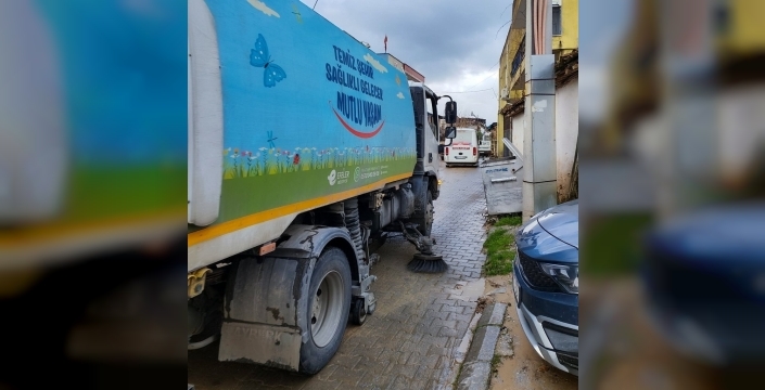 Aydın'da yoğun yağış sonrası belediye ekipleri sahada