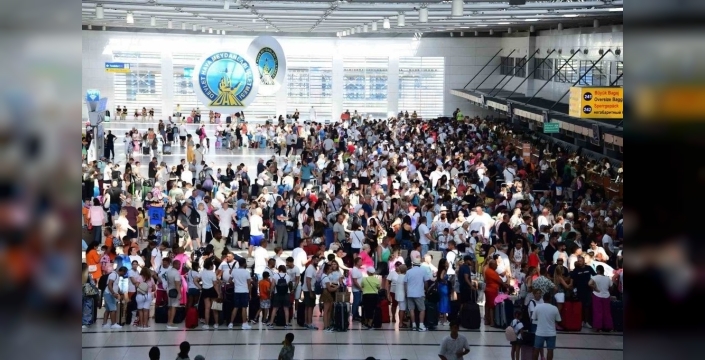 Bakan Uraloğlu: Türk hava sahasında rekor günlük transit uçuş sayısına ulaştık