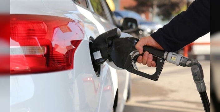 Benzine bir zam daha! Litre fiyatı ne kadar arttı?