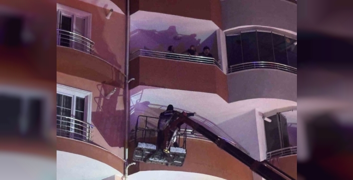 Bilecik'te çıkan yangında 5 kişi dumandan etkilendi