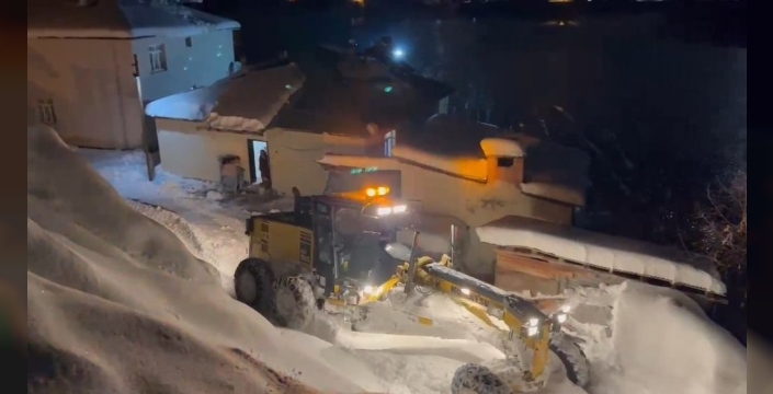 Bingöl'de karla mücadele zaferi: 256 köy yolu açıldı, 24'ünde çalışmalar devam ediyor