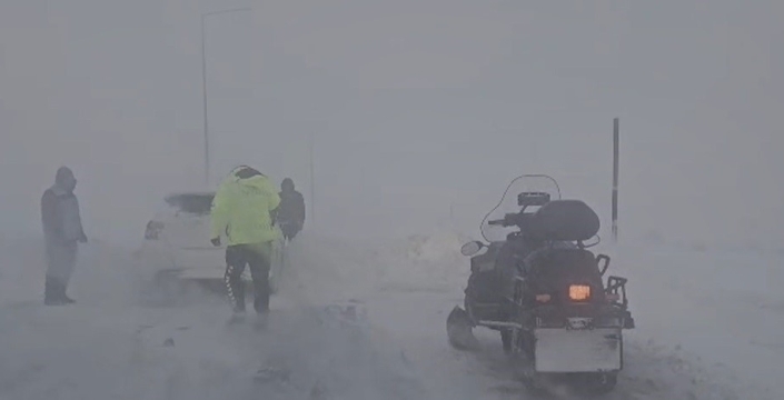 Bitlis'te kar motoru, zorlu kış şartlarında hayat kurtarıyor