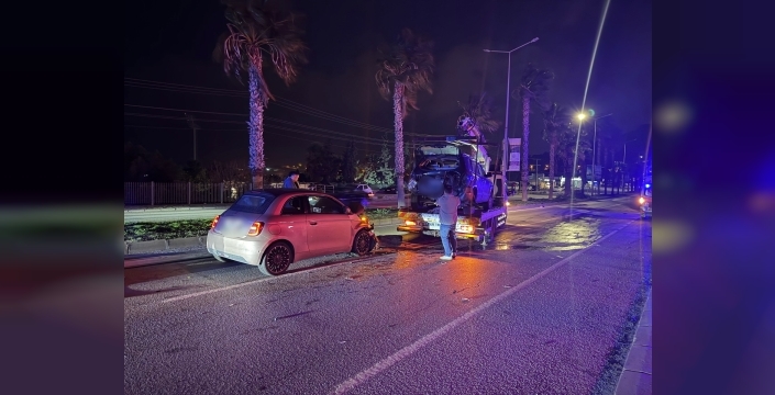 Bodrum’da devrilen elektrik direği kazalara yol açtı: 2 yaralı