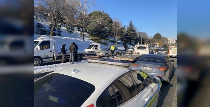 Bursa'da buzlanma dehşeti: Zincirleme kazada 4 kişi yaralandı