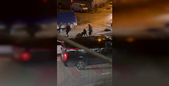 Bursa'da kavga sırasında yola savrulan çocuk herkesi şoke etti