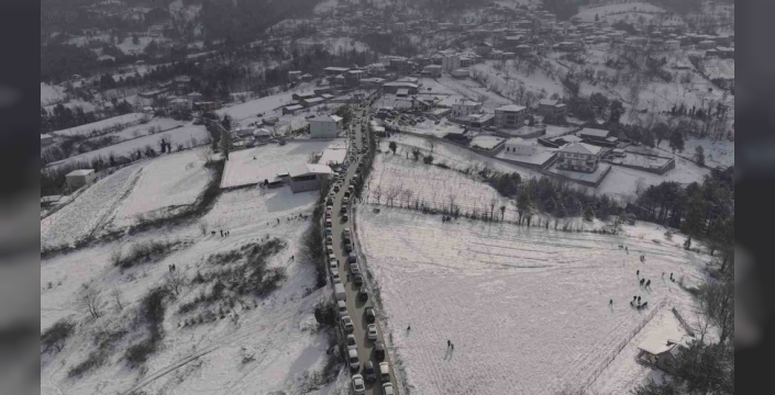 Bursa Kış Festivali'nde coşku tavan yaptı ama trafik kabusu yaşattı!