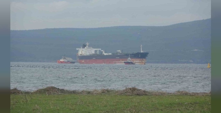 Çanakkale Boğazı'nda yüzen dev tanker arızalandı, seferler durdu mu?