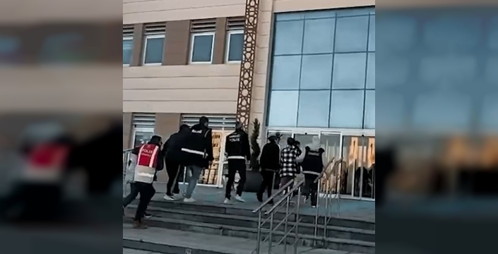 Çanakkale'de tefecilik ve uyuşturucu ticareti yapan 2 kişi tutuklandı