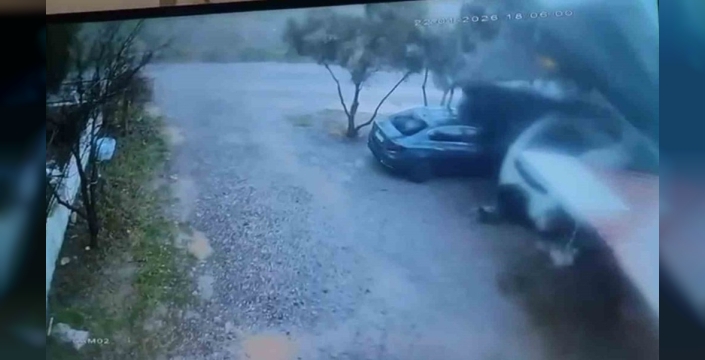 Dalaman'da fırtına dehşeti: Otopark çatısı uçtu, kameralara saniye saniye yansıdı!