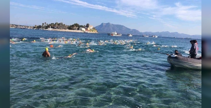 Datça'da yüzücüler kuraklık için kulaç attı