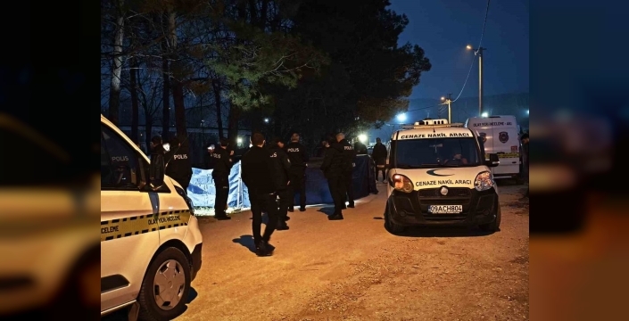 Denizli'de şok: Çarşı ve mahalle bekçisi otomobilinde silahla vurulmuş halde bulundu