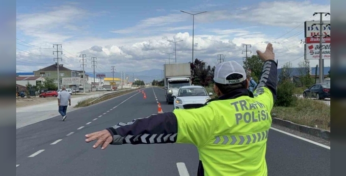 Düzce'de trafik terörüne geçit yok: Binlerce sürücüye ceza yağdı!