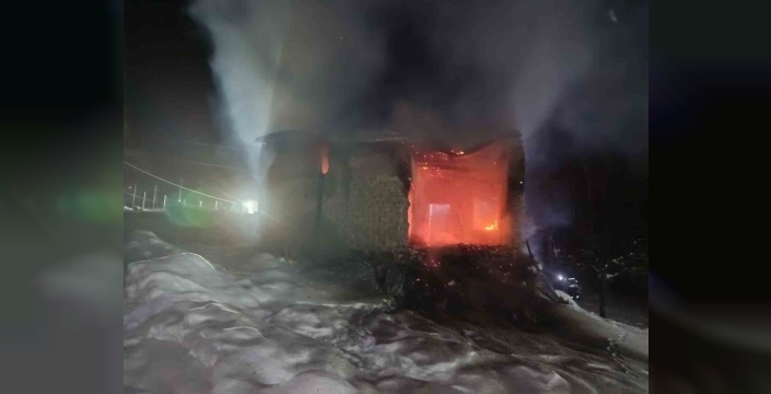 Erciş'te peş peşe 3 yangın paniği