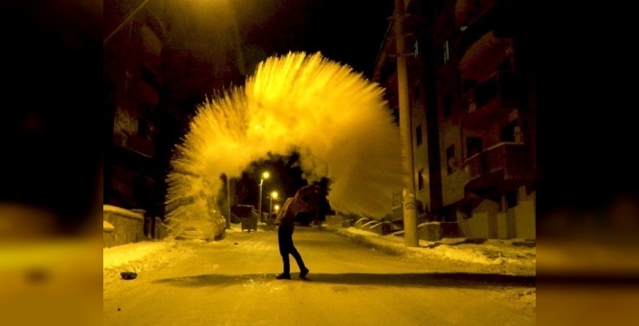 Erzincan'da dondurucu soğuk: Kaynar su bile havada buz kesiyor!