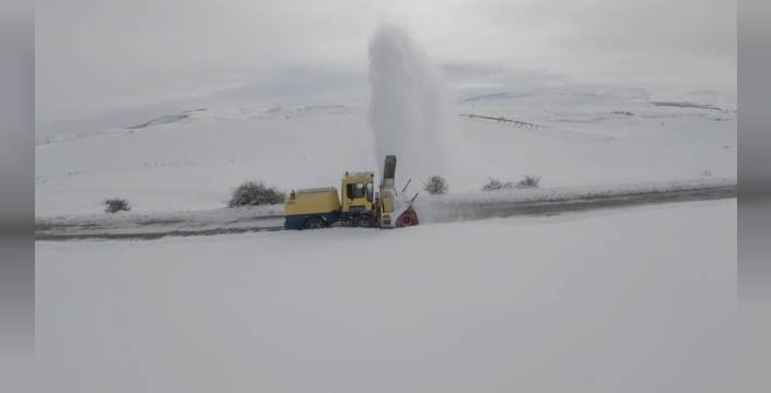 Erzincan'da kar ve tipi felaketi: 328 köy yolu ulaşıma kapandı, ekipler seferber oldu