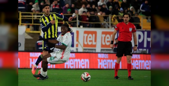 Fenerbahçe, Alanyaspor'u 3-2 mağlup ederek puanını artırdı