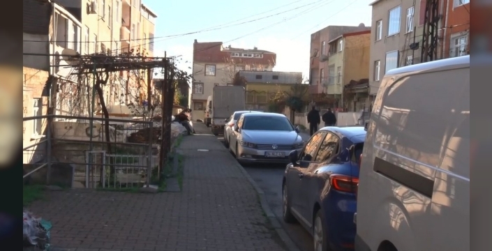Gaziosmanpaşa'da kan donduran cinayet: Firari hükümlü, husumetlisini sokak ortasında öldürdü
