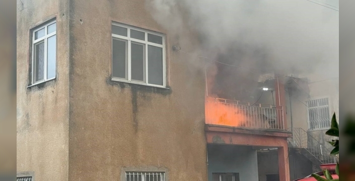 Gazipaşa'da alevler mahalleyi sardı: Dumanlar gökyüzünü kapladı!