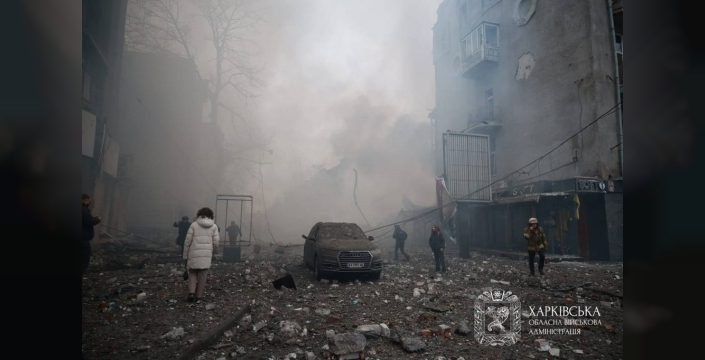 Harkov'da 5 katlı bina vuruldu: en az 25 yaralı