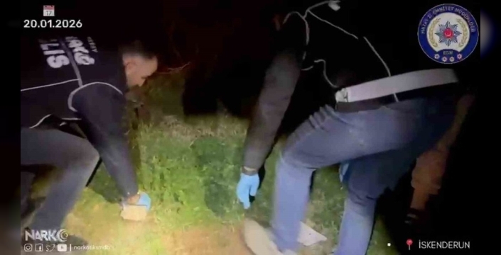 Hatay'da polis operasyonu: Taşın altına saklanan uyuşturucu ele geçirildi