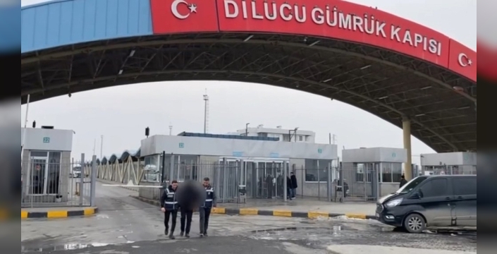 Iğdır'da göçmen kaçakçılığı hükümlüsü sınır kapısında yakalandı