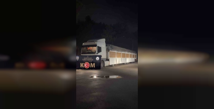 İstanbul'a getirilirken yakalandı: 8 milyon kaçak makaron ele geçirildi