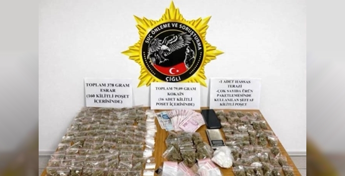 İzmir'de parkta uyuşturucu tacirliği yapan 16 yaşındaki çocuk suçüstü yakalandı