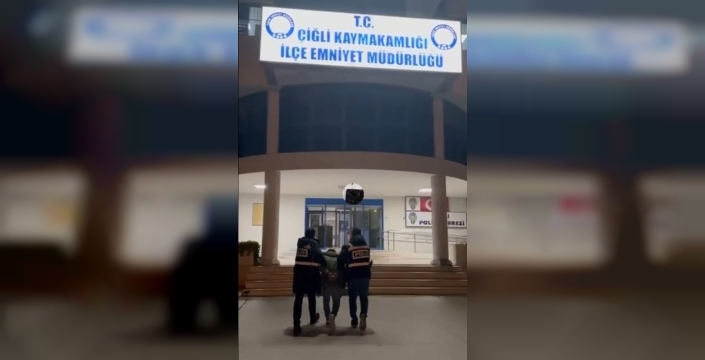 İzmir'de şok uyuşturucu baskını: Binlerce hap ele geçirildi