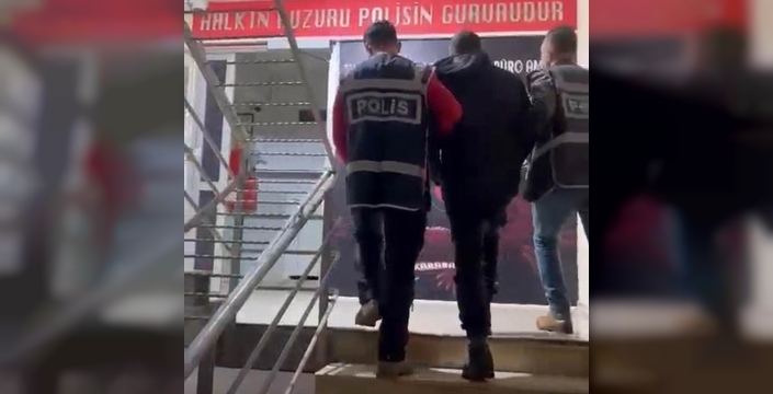 Kaçak hükümlü, il dışına hurda aracın bagajında böyle yakalandı!