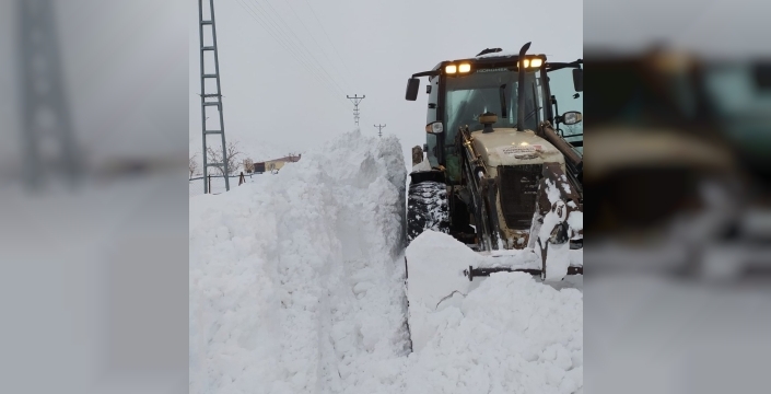 Kahramanmaraş'ta karla mücadele için ekipler seferber oldu