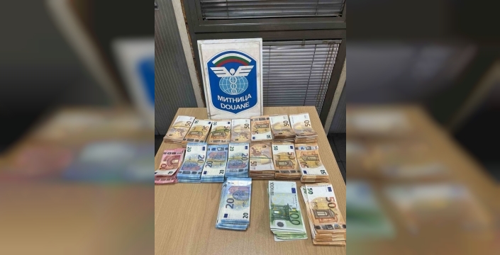 Kapıkule'de şok operasyon: Tırın koltuk ceplerinden 60 bin Euro çıktı