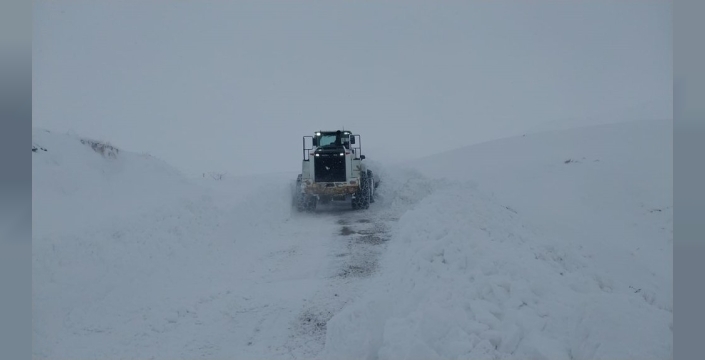 Karlı yollar aşıldı, kalp hastası muhtar için ekipler seferber oldu